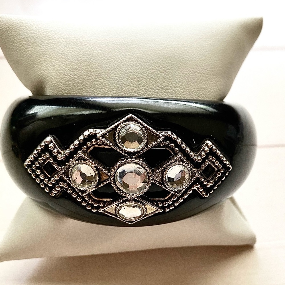Black with sliver accent bracelet